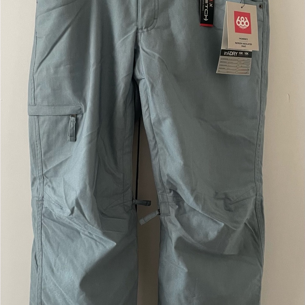 Woman's size M 686 Patron Insulated Snow Pants.  Light Blue Denim. New With Tags